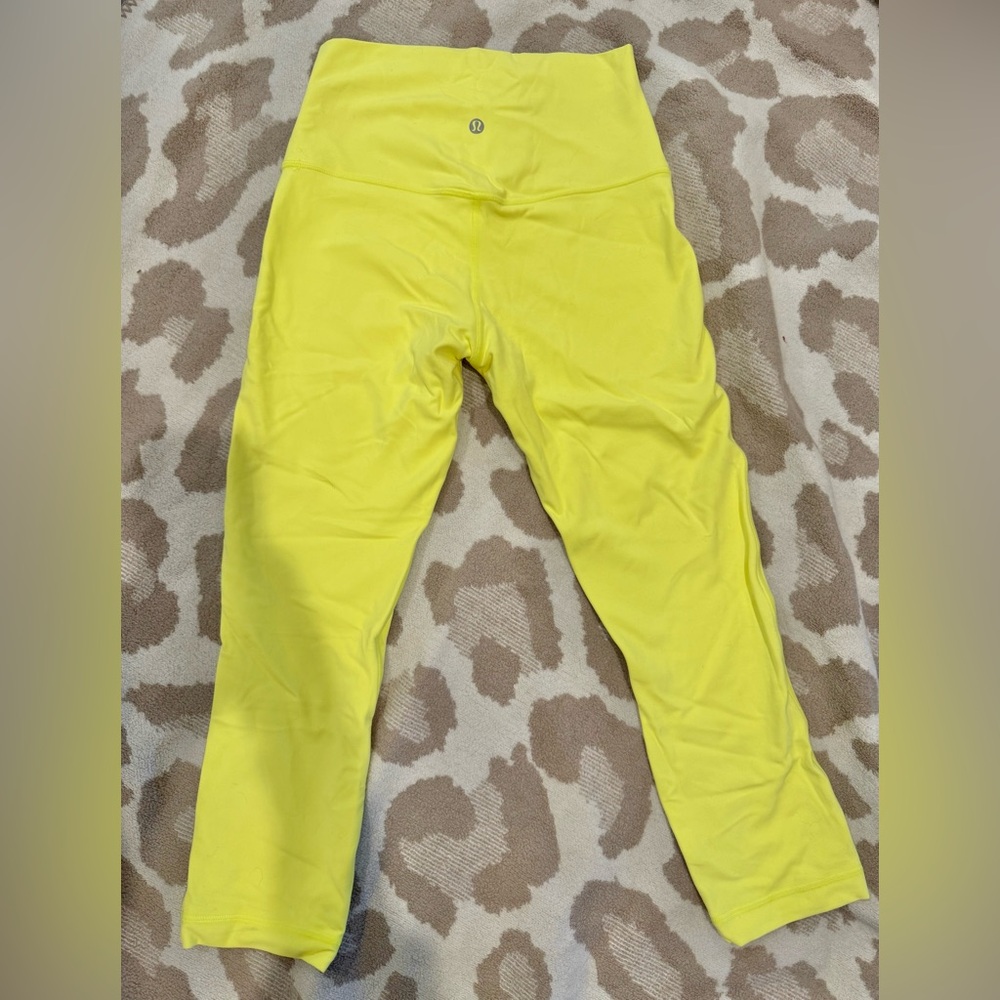 Lululemon Athletica women’s Yellow Leggings - Picture 2 of 5